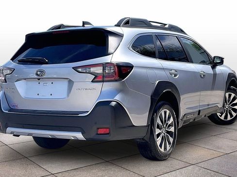 Used 2025 Subaru Outback Limited AWD/4WD image 12