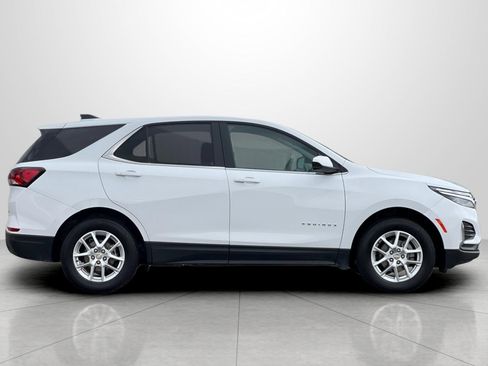 Used 2024 Chevrolet Equinox LT image 3