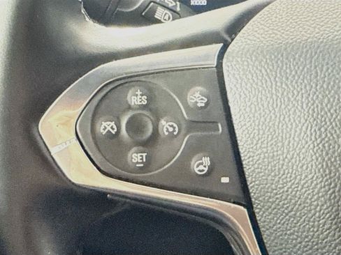 Used 2023 Chevrolet Traverse LT FWD image 5