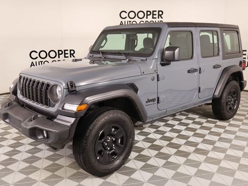 Used 2024 Jeep Wrangler Sport image 9