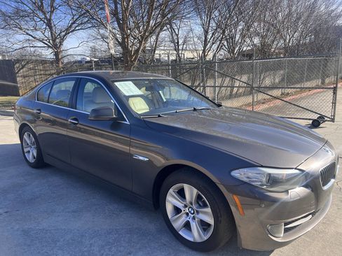 Used 2011 BMW 528i Sedan image 5