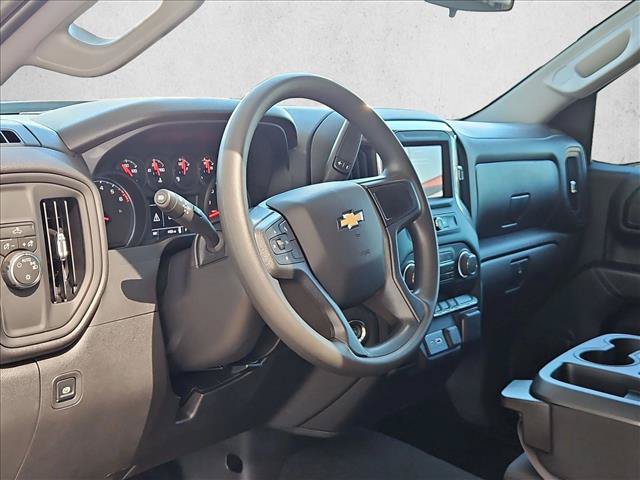 Used 2026 Chevrolet Silverado 1500 Custom w/ Turbomax Blackout Package RWD image 9