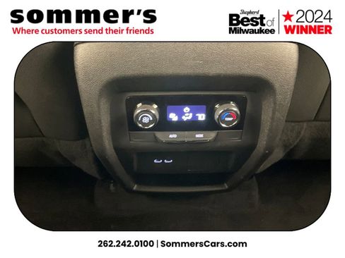 Used 2025 Chevrolet Traverse LT image 23
