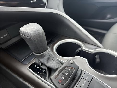 Used 2024 Toyota Camry LE image 21