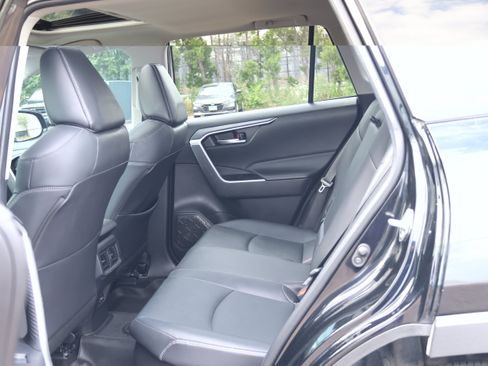 Certified 2024 Toyota RAV4 XLE Premium AWD/4WD image 17