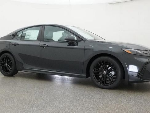 New 2026 Toyota Camry SE image 28