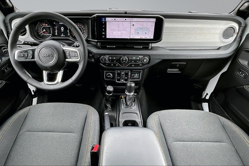 Used 2026 Jeep Wrangler Unlimited Sahara AWD/4WD image 9
