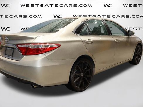 Used 2017 Toyota Camry SE image 38