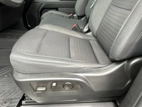 Used 2023 Chevrolet Silverado 1500 LT AWD/4WD image 21
