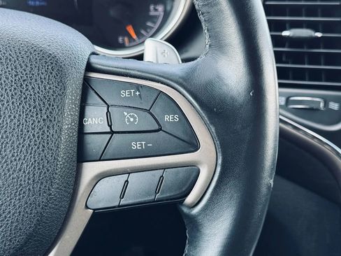 Used 2017 Jeep Grand Cherokee Laredo w/ Quick Order Package 23E image 13