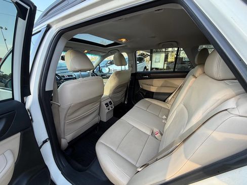 Used 2015 Subaru Outback 2.5i Limited image 9