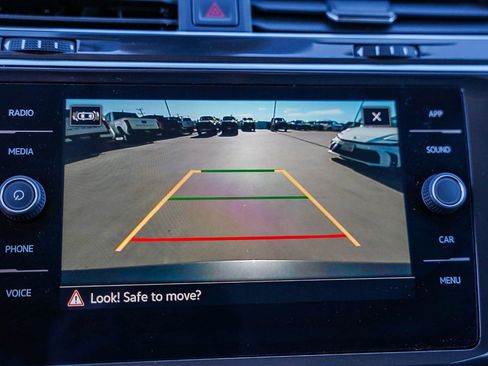 Used 2024 Volkswagen Tiguan SE image 24