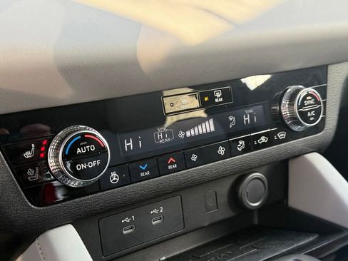 Used 2025 Mitsubishi Outlander SEL image 19