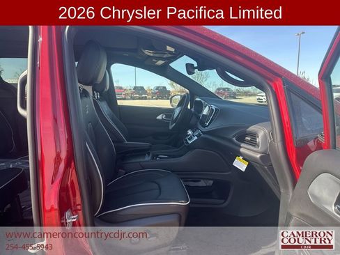 New 2026 Chrysler Pacifica Limited image 18