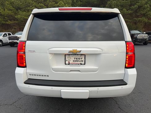 Used 2019 Chevrolet Suburban LT image 6