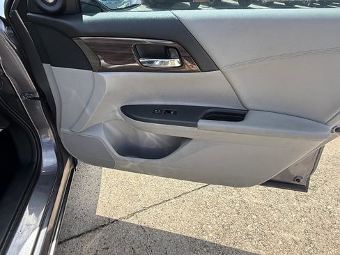 Used 2017 Honda Accord EX-L image 15