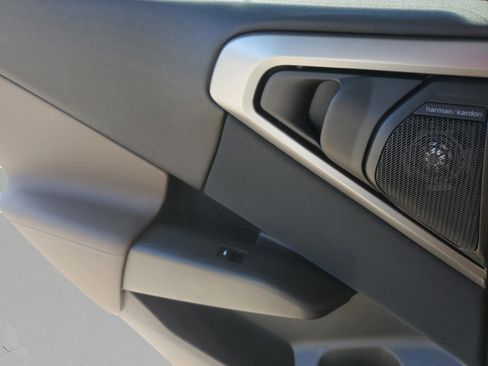 Used 2025 BMW X3 xDrive30i w/ Premium Package image 17