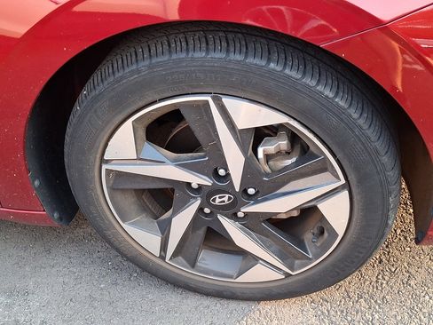 Certified 2023 Hyundai Elantra Limited FWD image 10