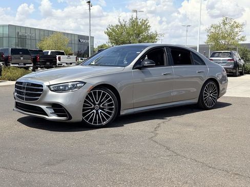 Used 2024 Mercedes-Benz S 580 4MATIC Sedan image 2