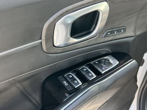Certified 2024 Kia Sorento SX Prestige image 24