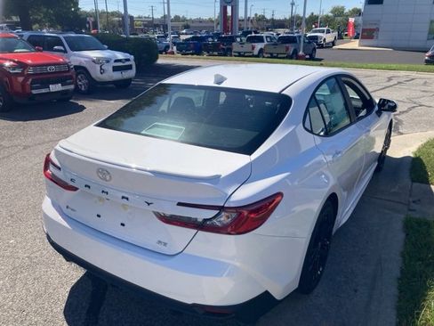 New 2026 Toyota Camry SE image 10