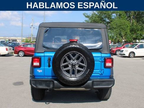 Used 2025 Jeep Wrangler Unlimited Sport AWD/4WD image 4