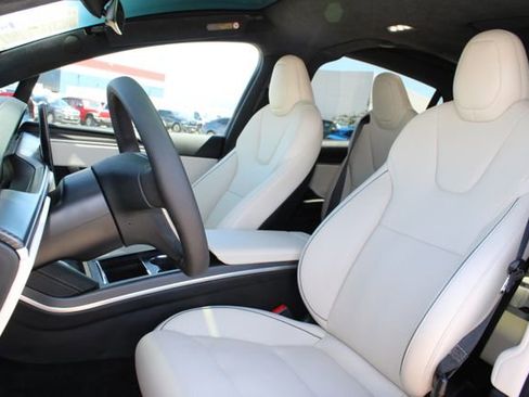 Used 2023 Tesla Model X Plaid image 38