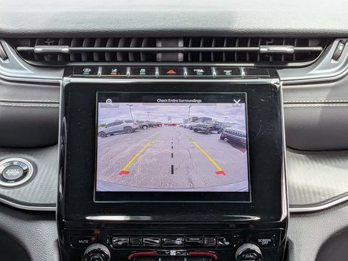 Used 2023 Jeep Grand Cherokee Altitude AWD/4WD image 33