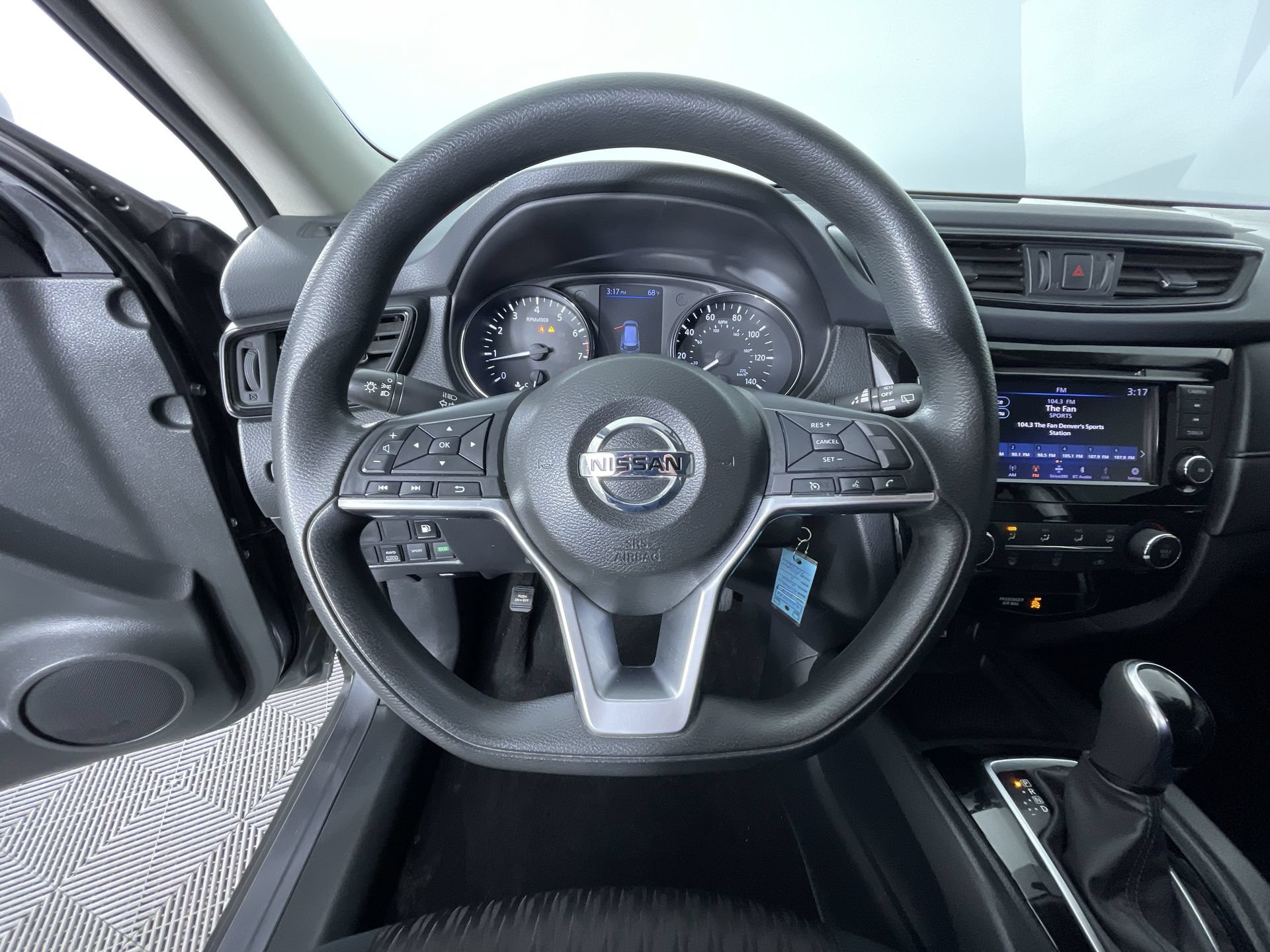 Used 2018 Nissan Rogue S AWD/4WD image 16