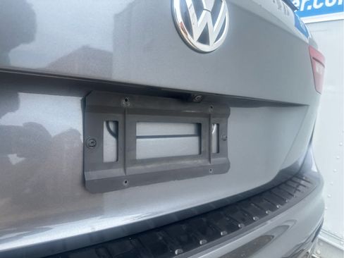 Used 2020 Volkswagen Tiguan SE R-Line FWD image 17