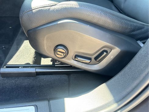Used 2023 Volvo XC60 B5 Plus AWD/4WD image 23