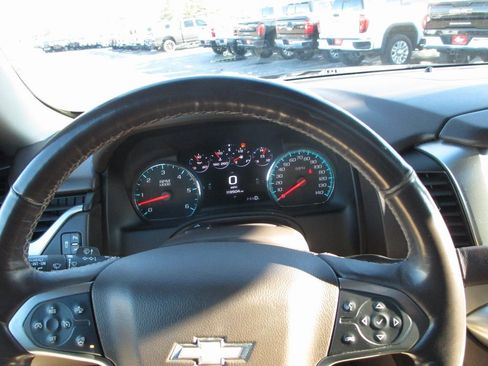 Used 2018 Chevrolet Suburban Premier image 31