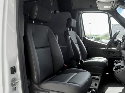 Used 2026 Mercedes-Benz Sprinter 2500 image 22