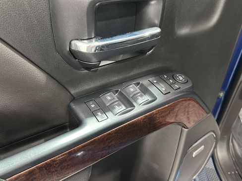 Used 2018 GMC Sierra 1500 SLT AWD/4WD image 17