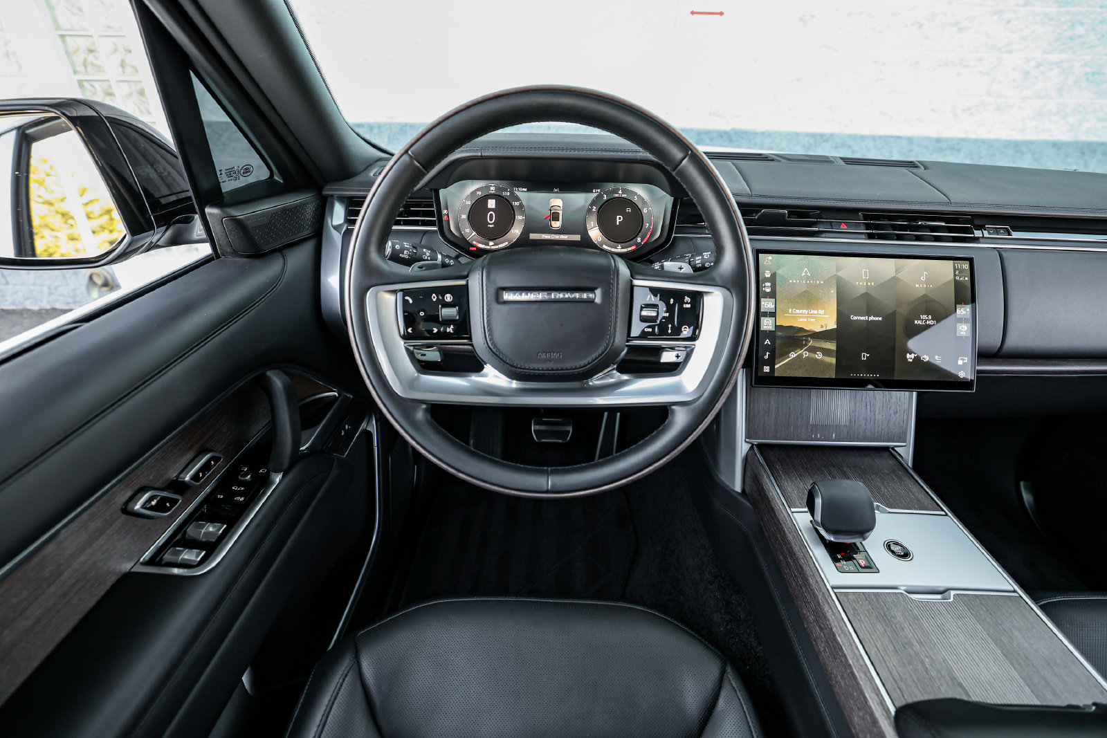 Used 2025 Land Rover Range Rover Long Wheelbase Autobiography AWD/4WD image 30