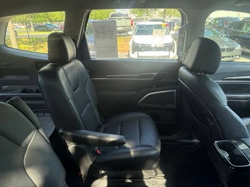 Used 2023 Kia Telluride S AWD/4WD image 6