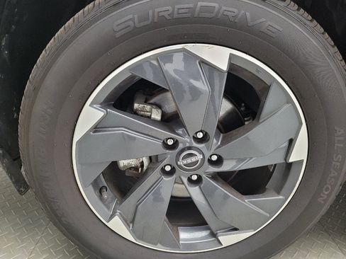 Used 2025 Nissan Rogue SV AWD/4WD image 31