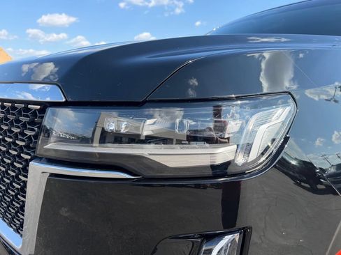 Used 2024 Cadillac Escalade Premium Luxury AWD/4WD image 11