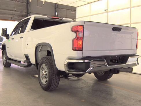 Used 2024 Chevrolet Silverado 2500 W/T w/ WT/CX Safety Package AWD/4WD image 4