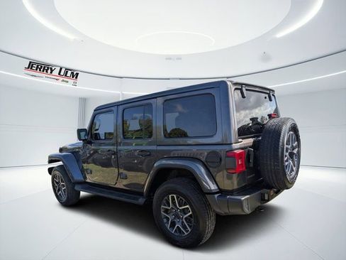 New 2026 Jeep Wrangler Unlimited Sahara AWD/4WD image 5