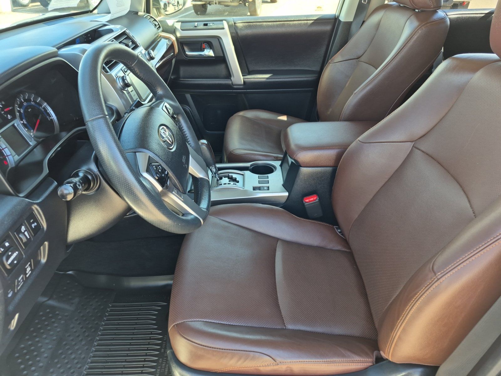 Used 2018 Toyota 4Runner Limited w/ Preferred Accessory Package AWD/4WD image 17