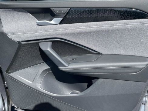 Certified 2025 Volkswagen Tiguan S FWD image 22