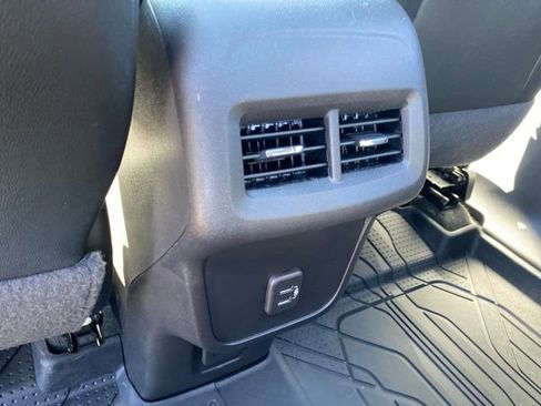 Certified 2024 Chevrolet Equinox RS w/ RS Leather Package image 18