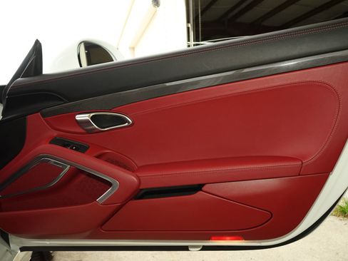 Used 2018 Porsche 911 Turbo image 18