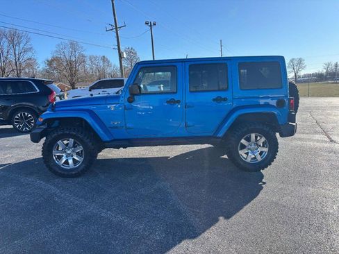 Used 2016 Jeep Wrangler Unlimited Sahara w/ Connectivity Group image 2