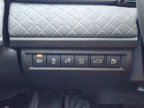 Used 2025 Toyota Camry XLE image 23