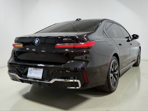 Used 2024 BMW i7 M70 w/ Premium Package image 17