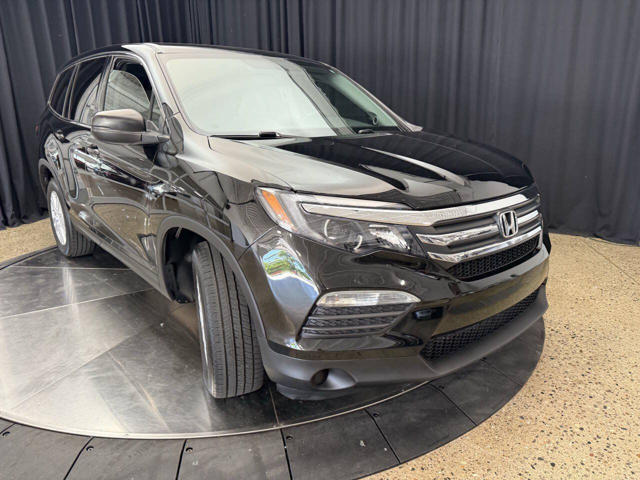 Used 2017 Honda Pilot LX image 12