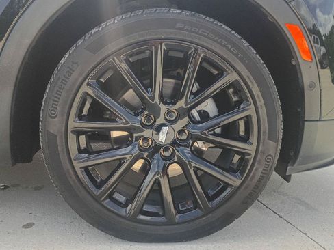Used 2022 Cadillac XT4 Sport w/ LPO, ONYX Package FWD image 21