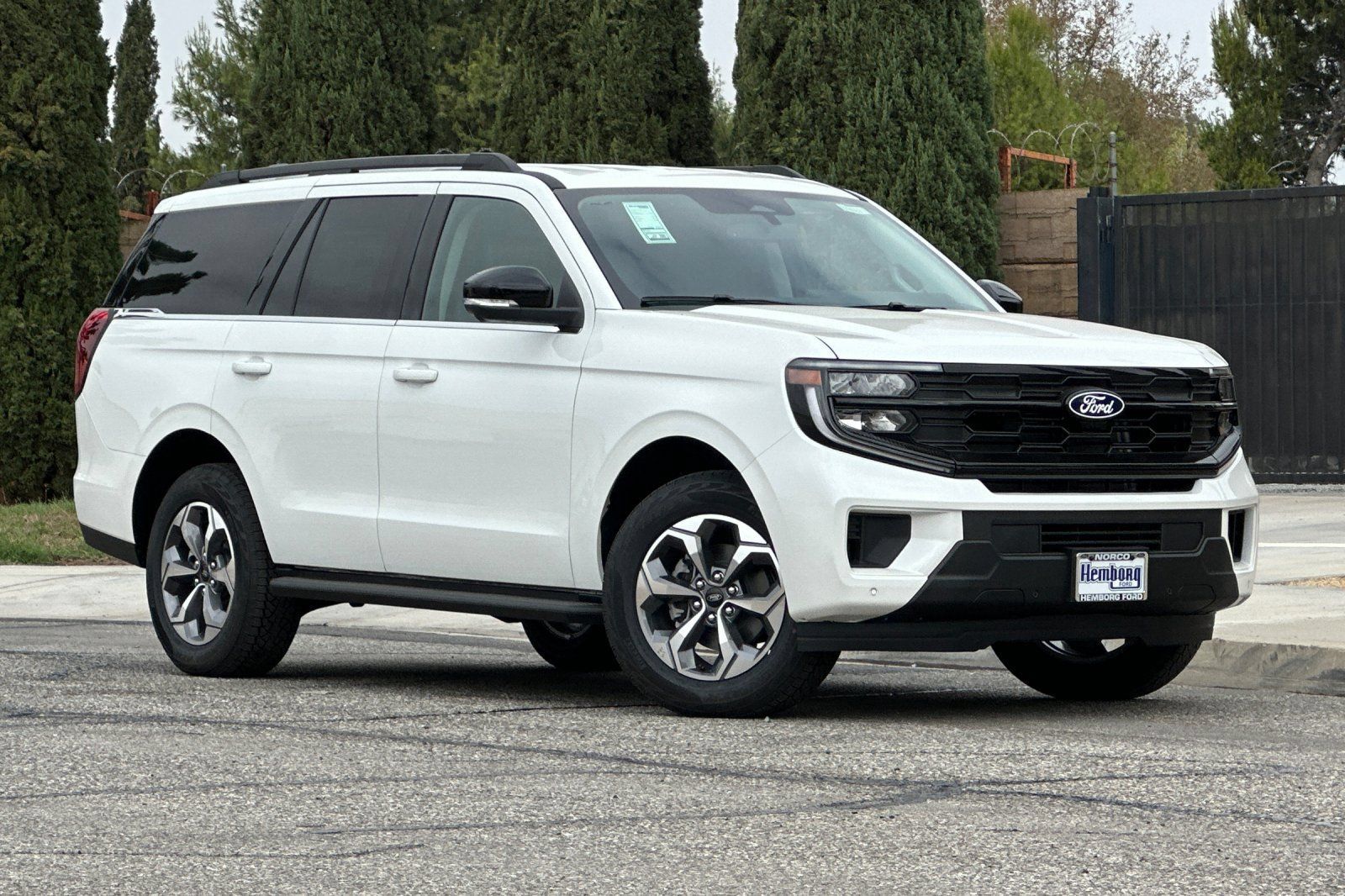 New 2027 Ford Expedition Active AWD/4WD image 2